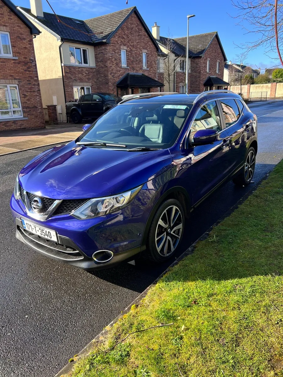 Nissan Qashqai 4x4 FSH + Full Spec - Image 3