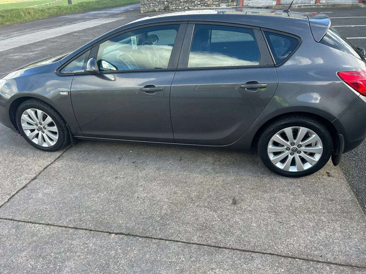 Opel Astra - Image 2