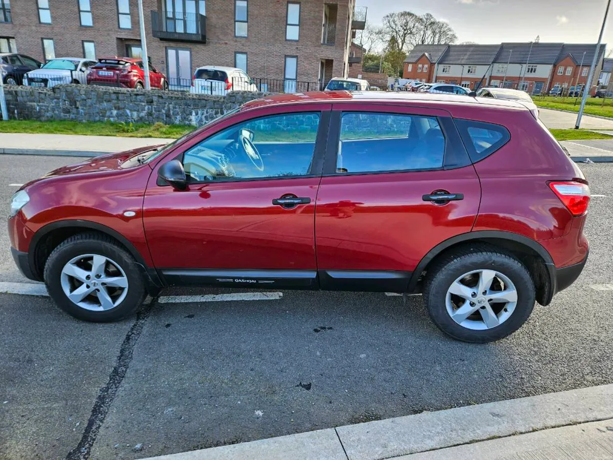 Qashqai 1.6 petrol  Automatic  09/2026 tax 08/2026 - Image 3