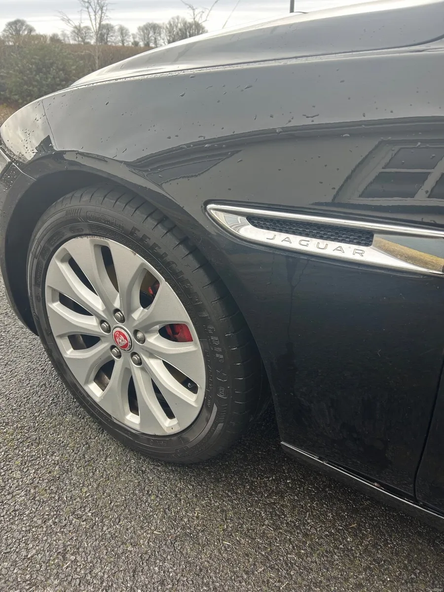 Jaguar XE 2015 - Image 4