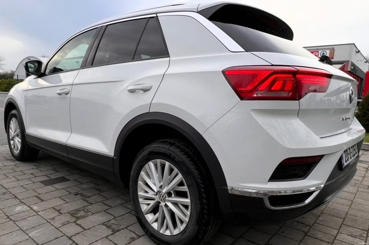 VW T-ROC 1.5 Petrol 6 Speed Manual - Image 3