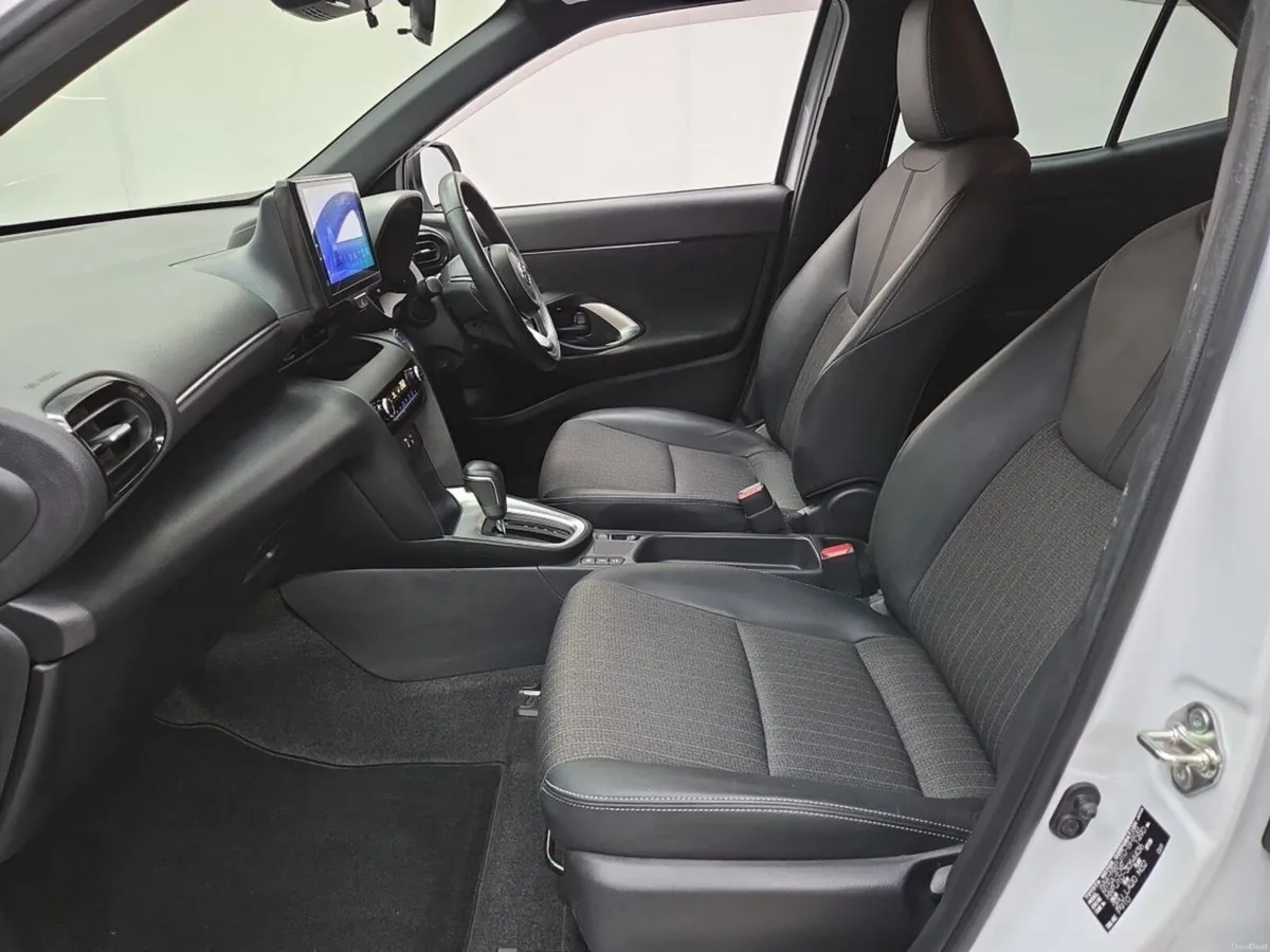 Toyota Yaris Cross 1.5 Z Hybrid Auto *Top spec* - Image 4