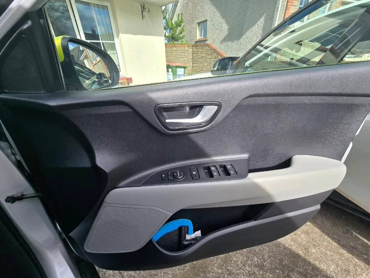 Kia Stonic - Image 4