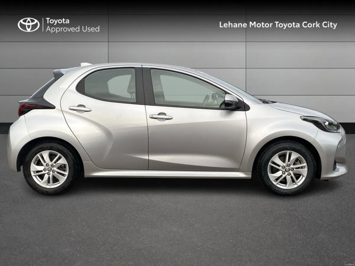 Toyota Yaris YARIS HYB LUNA - Image 3