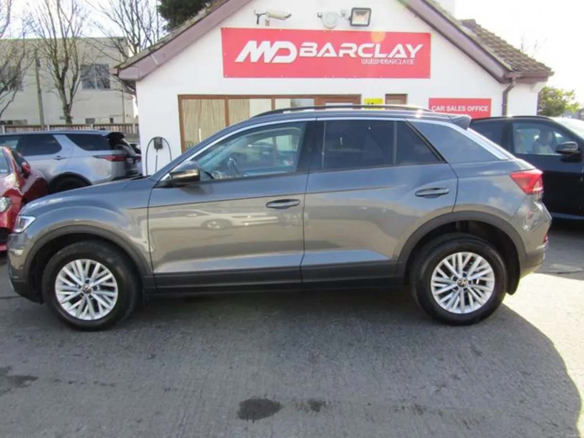 Volkswagen T-Roc Life 2.0 TDI M6F 116HP 5DR - Image 4