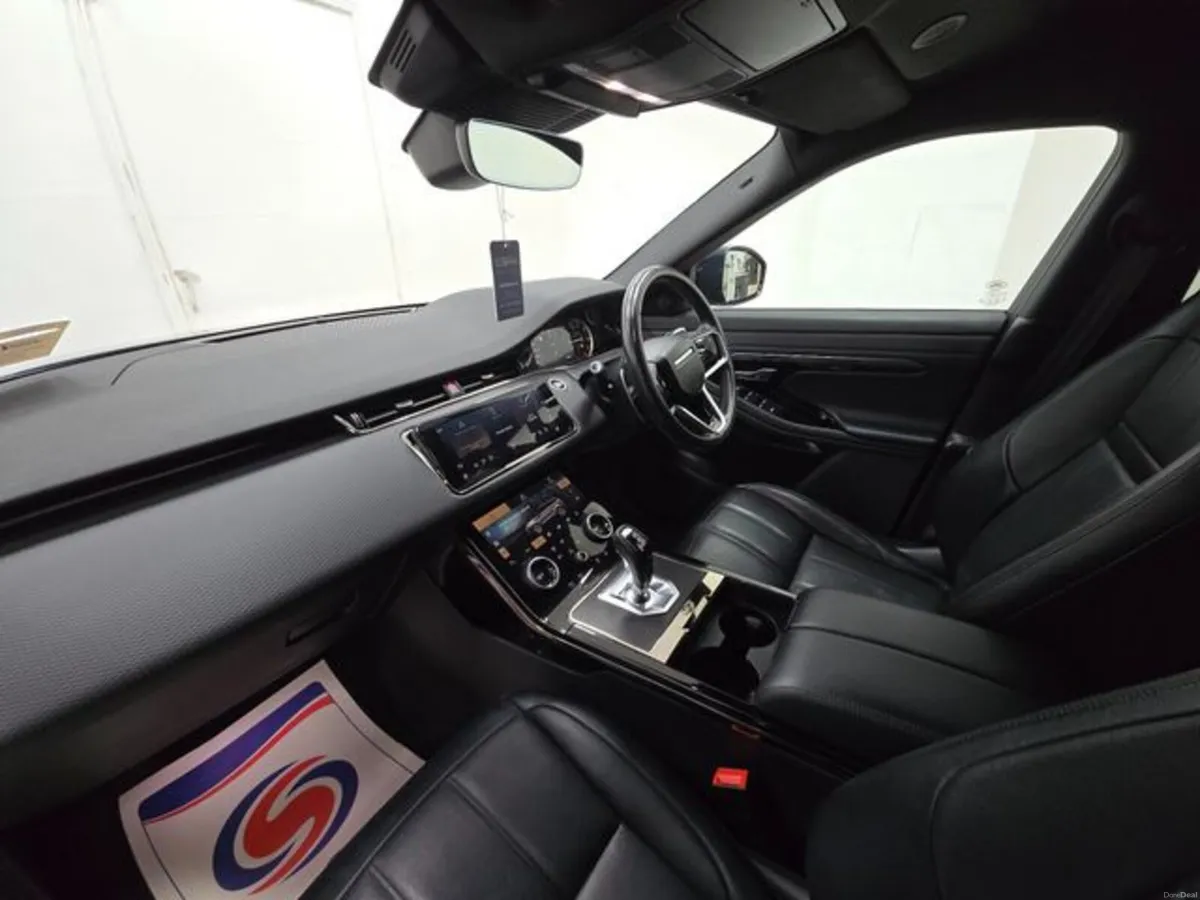 Land Rover Range Rover Evoque R-DYNAMIC S Plug in - Image 4