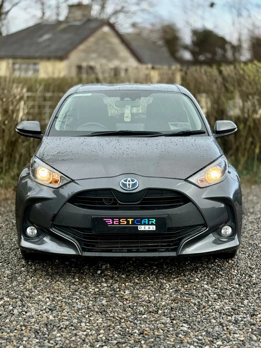 2022 Toyota Yaris 1.5 Hybrid Luna Automatic - Image 4