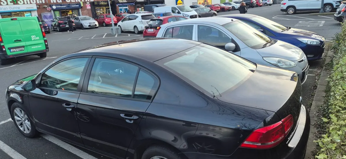 Volkswagen Passat 2012 - Image 3