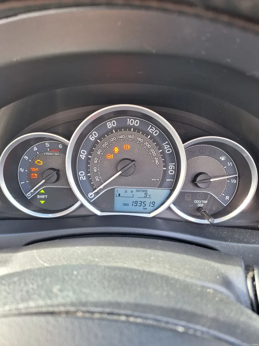 Toyota Auris 2014 - Image 3