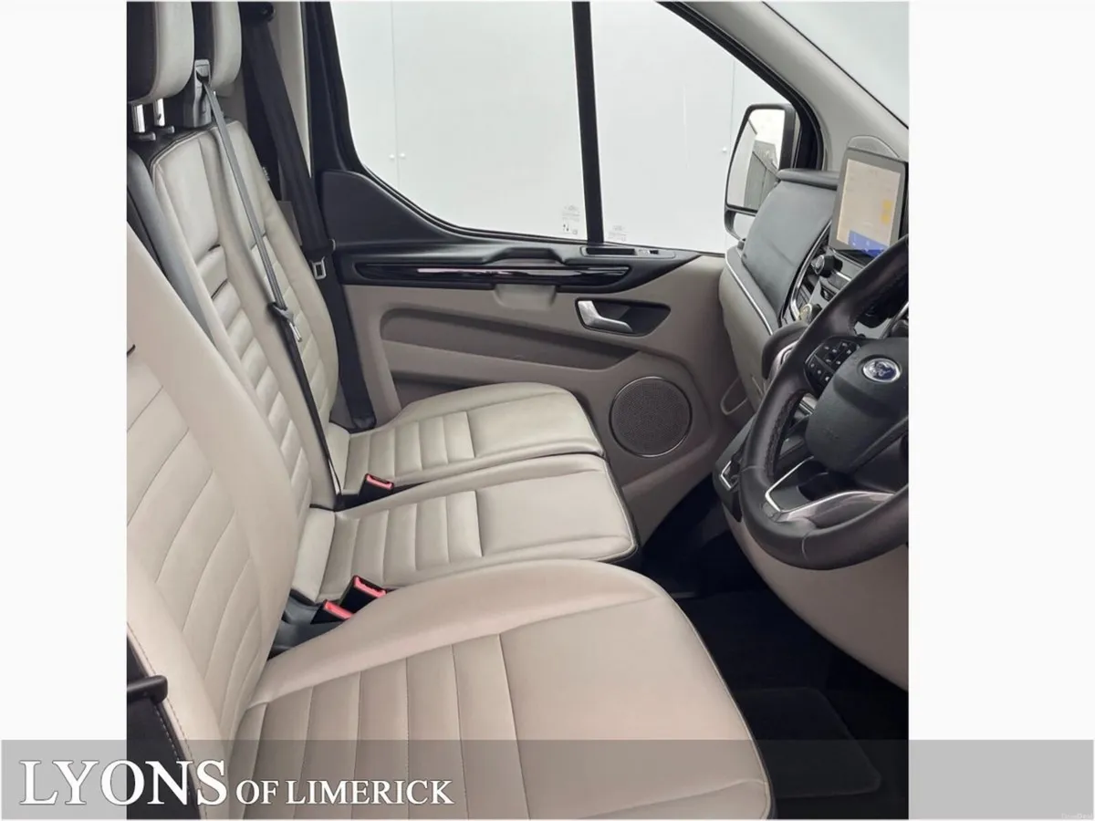 Ford Tourneo Custom 2.0L EcoBlue 136PS Auto Titani - Image 3