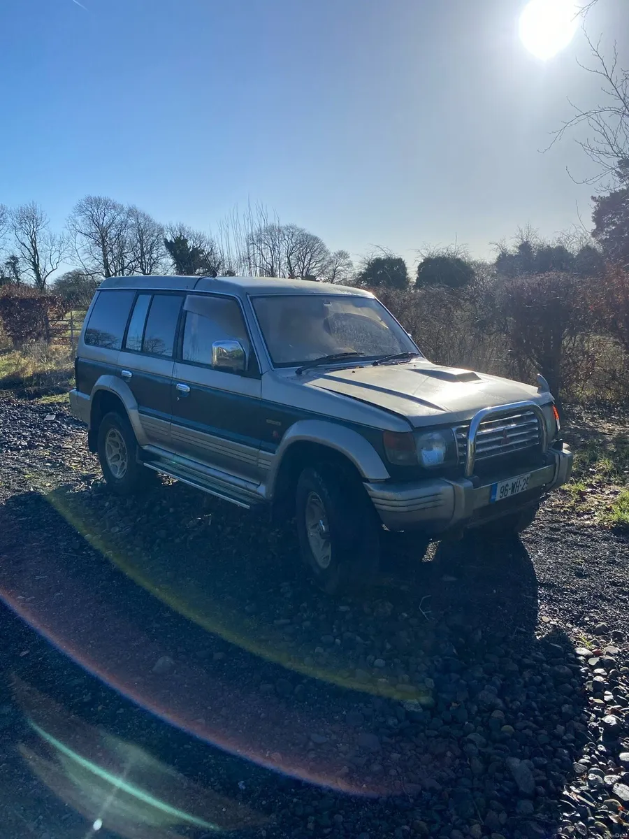Mitsubishi pajero jeep - Image 3