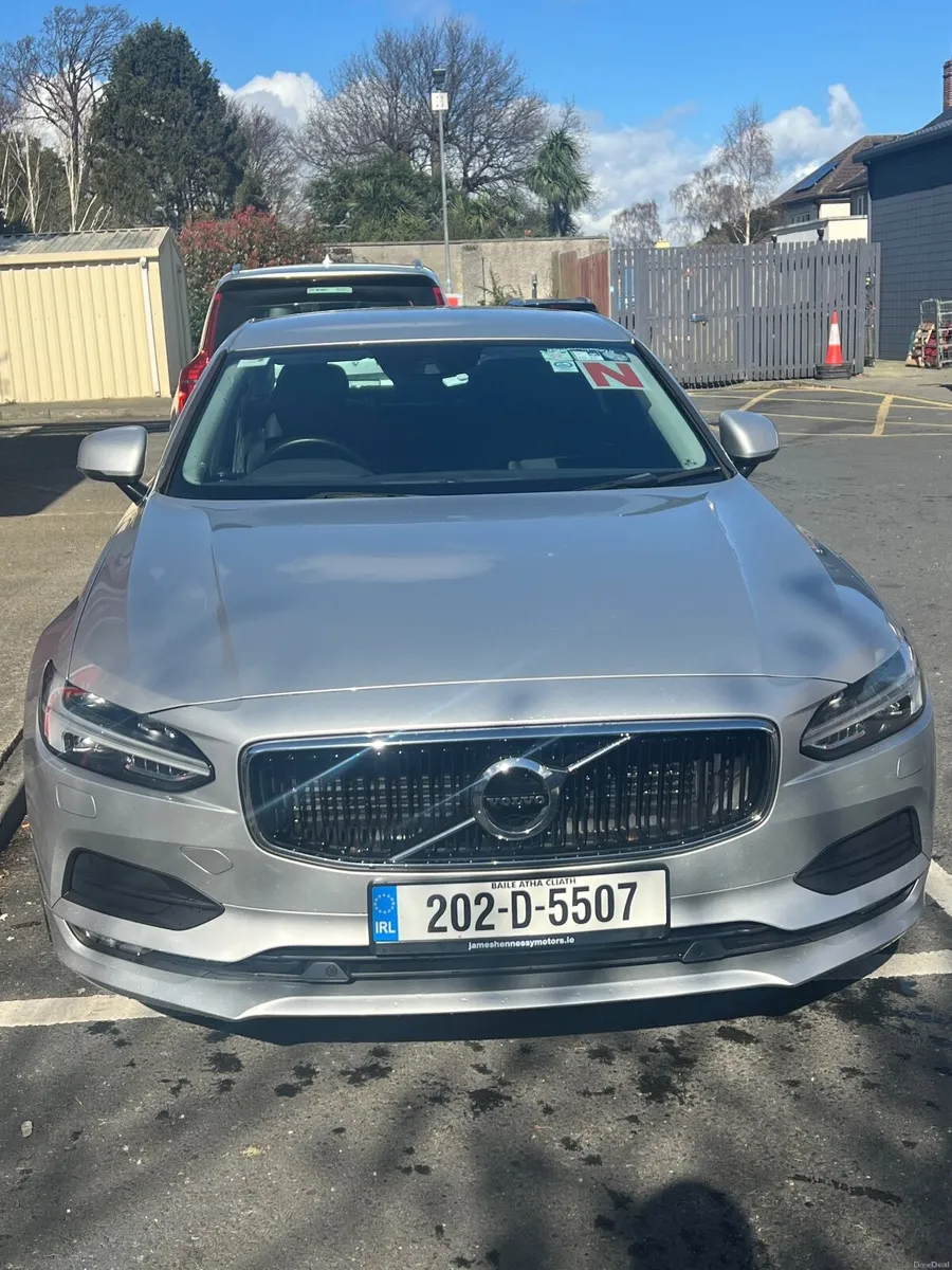 2020 Volvo S90 D4 Momentum – Luxury Diesel Saloon - Image 1