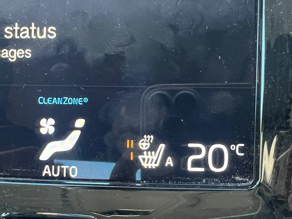 2020 Volvo S90 D4 Momentum – Luxury Diesel Saloon - Image 4