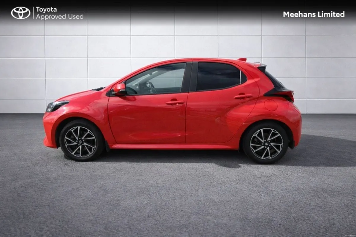 Toyota Yaris Luna Sport - Image 3