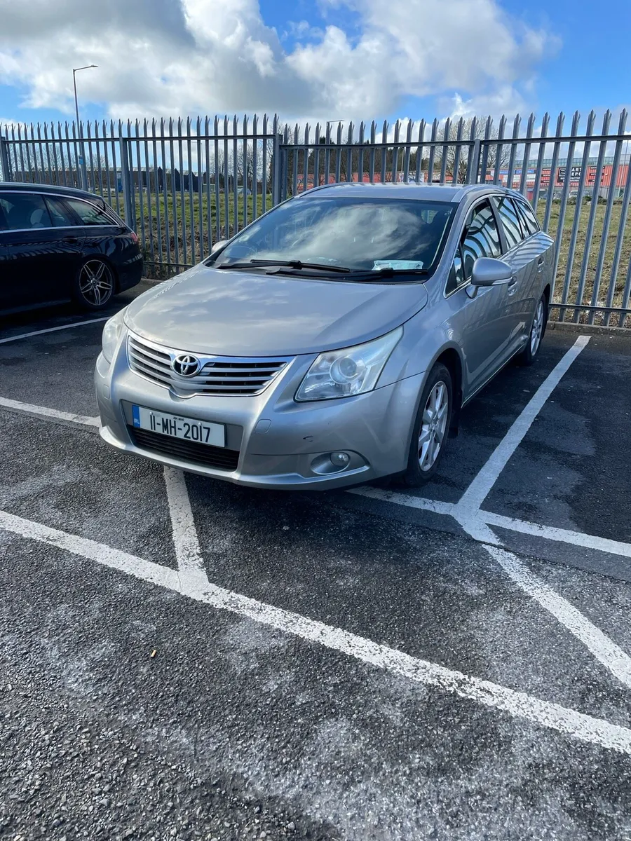 Toyota Avensis Estate Diesel - Image 3