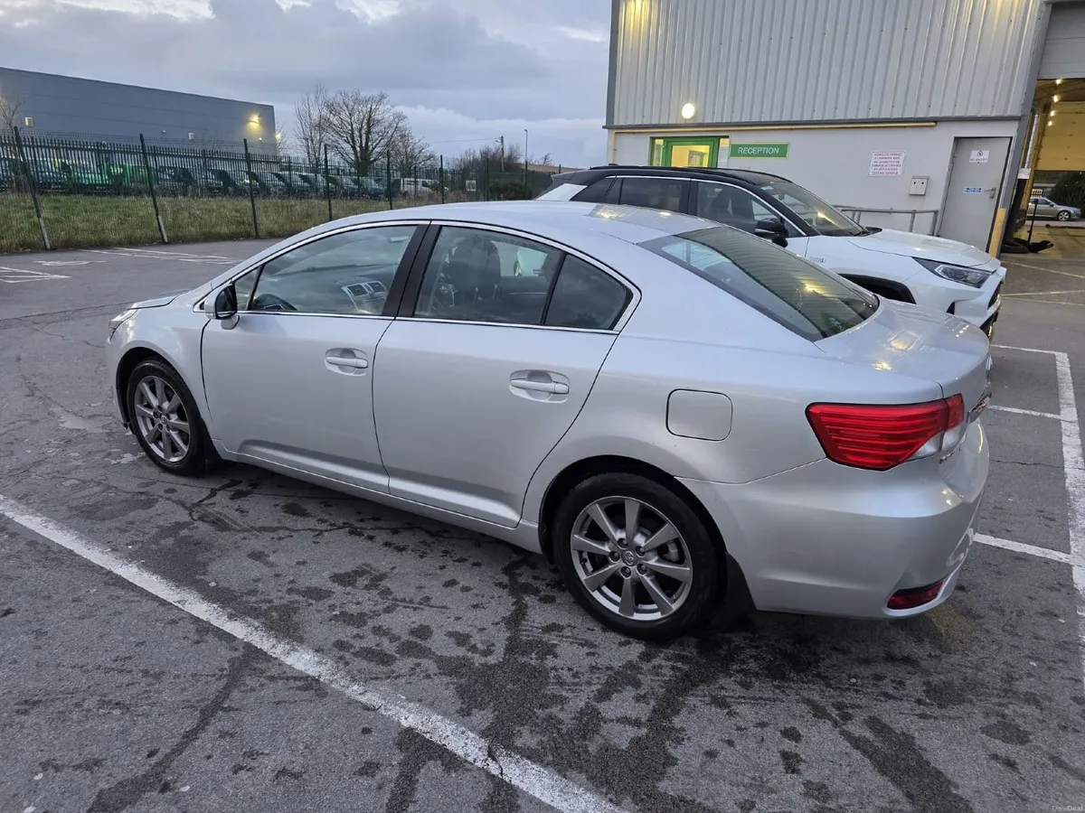 Toyota Avensis 2012 - Image 4