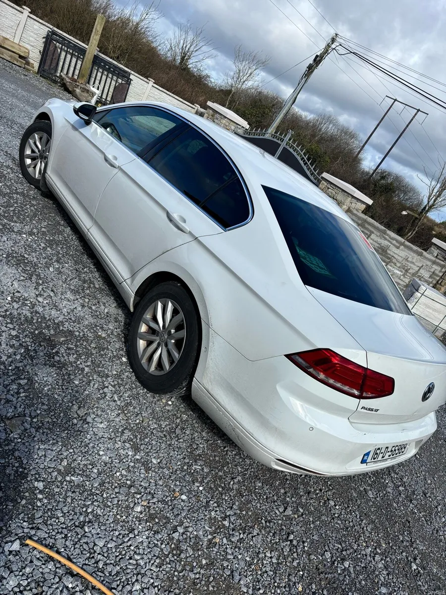 Volkswagen Passat 2016 - Image 3