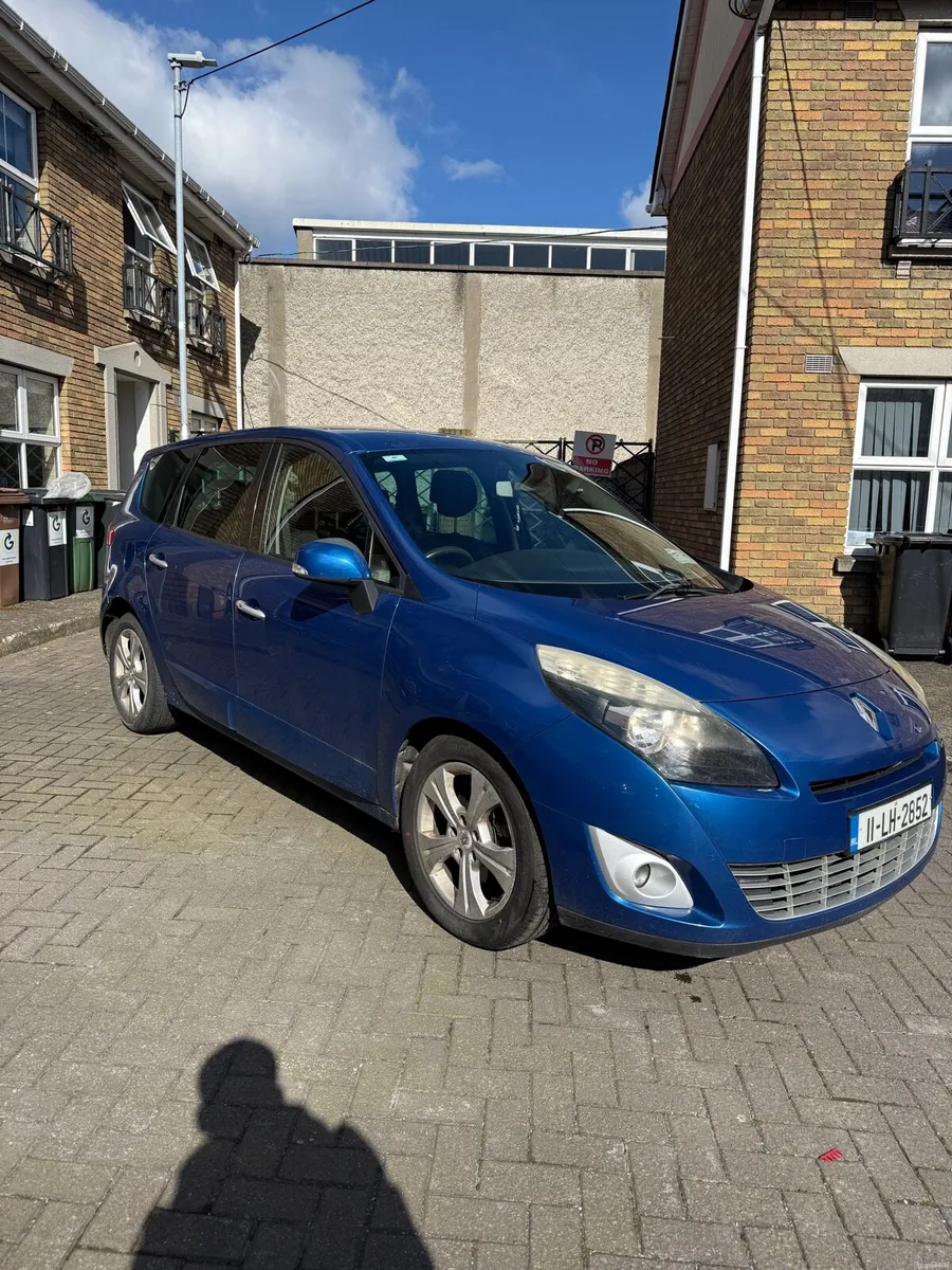 Renault Grand Scenic 2011 - Image 2