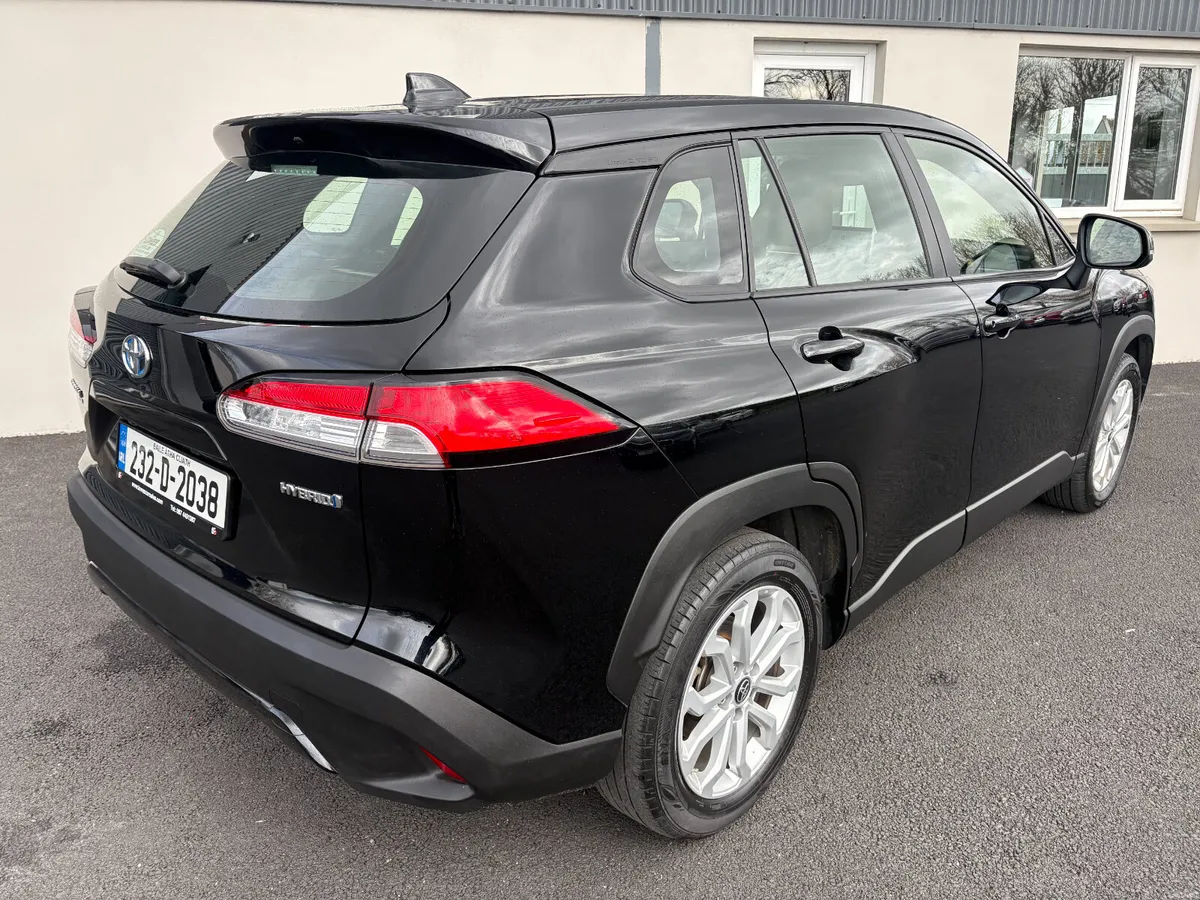 232 Toyota Corolla Cross 1.8 Hybrid Luna Auto - Image 4