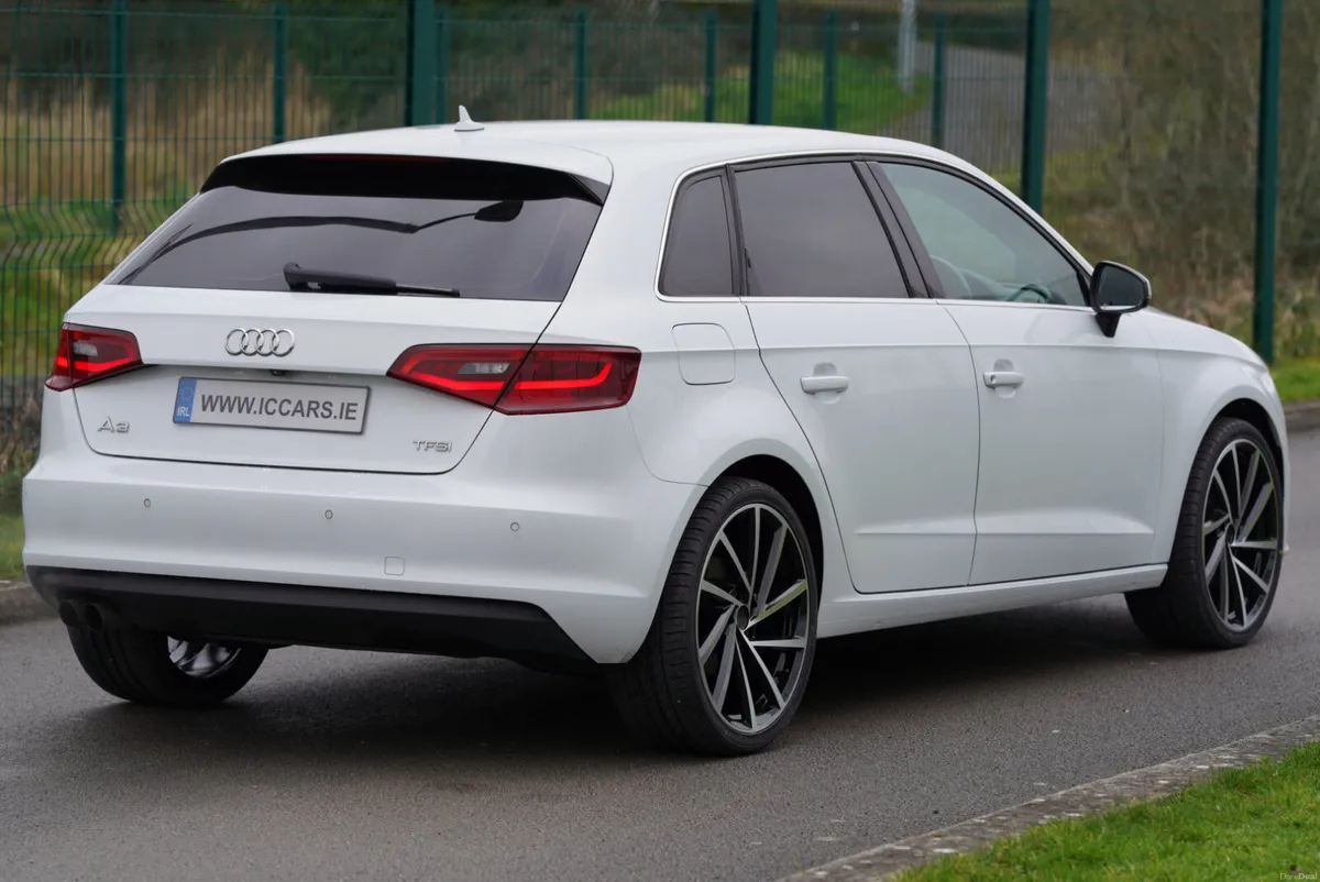 2015 AUDI A3 SPORTBACK 1.4 TFSI AUTO - Image 3