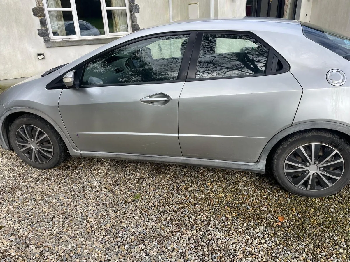 2008 Honda civic - Image 3