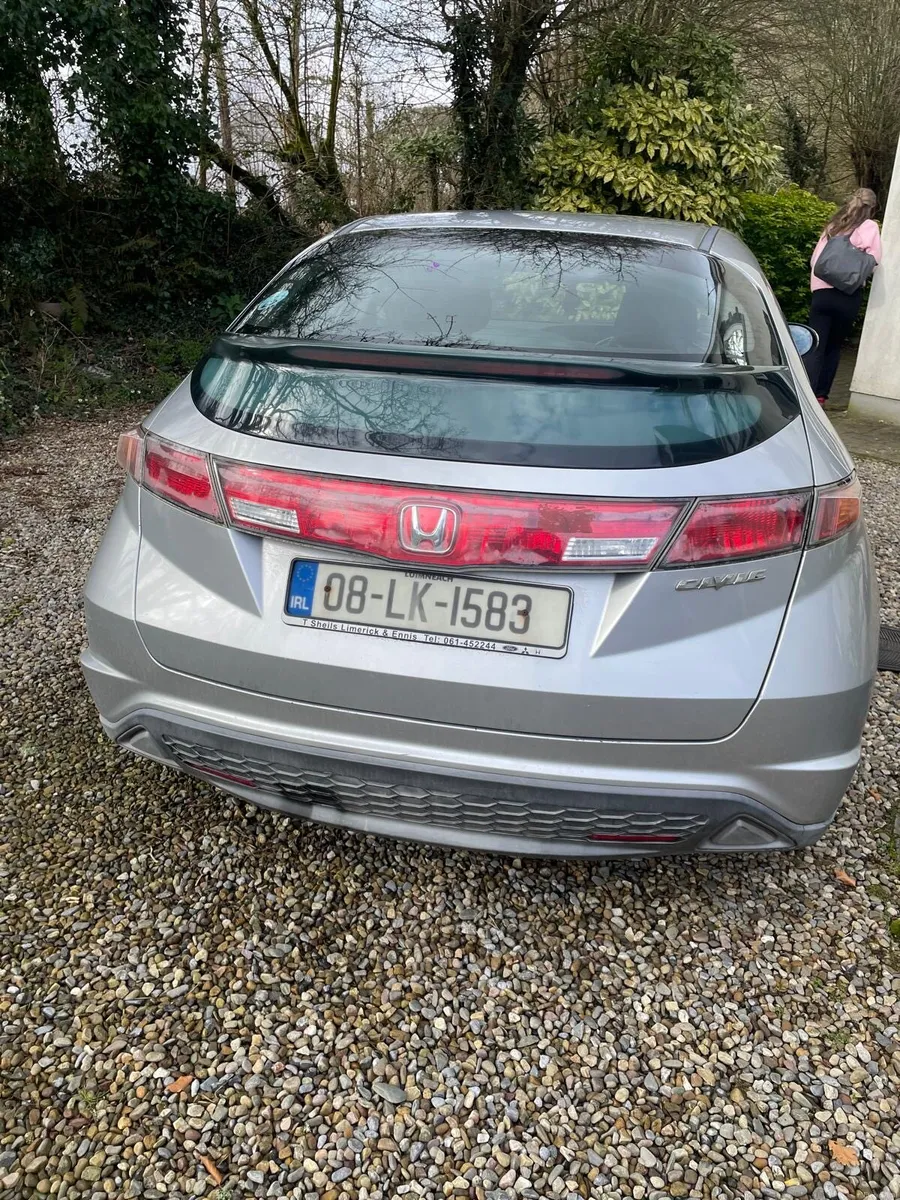 2008 Honda civic - Image 4