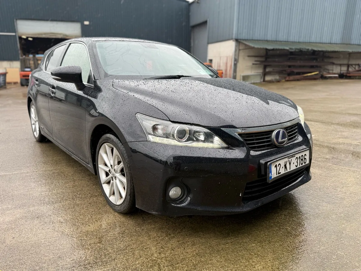 2012 Lexus CT200H HYBRID LOW MILEAGE - Image 3