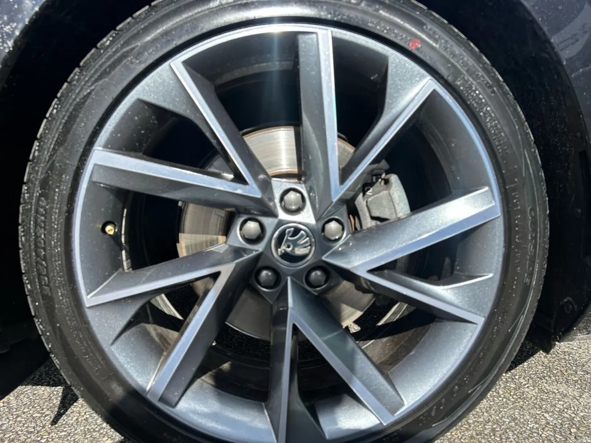 Skoda Superb SUPERB SPT 2.0TDI 150HP DSG - Image 5