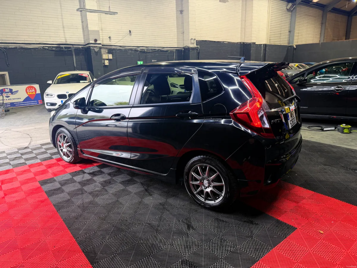 Honda Fit 2014 Hybrid - Image 4