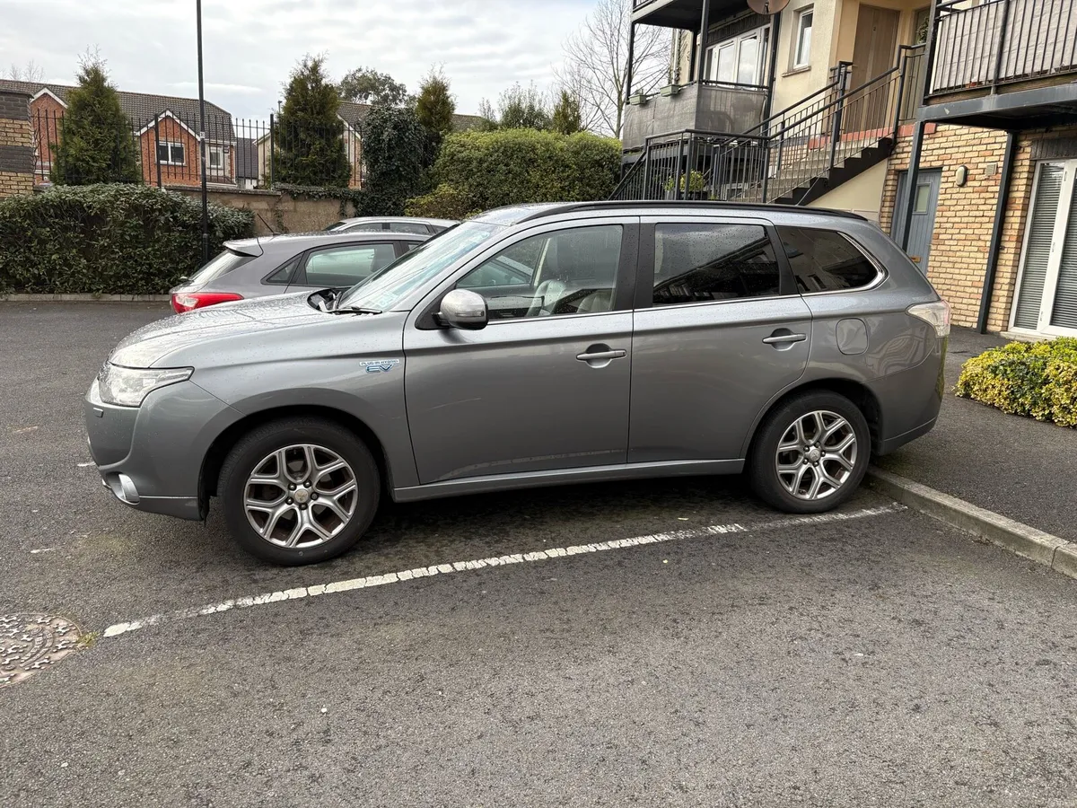 Mitsubishi Outlander 2015 - Image 3