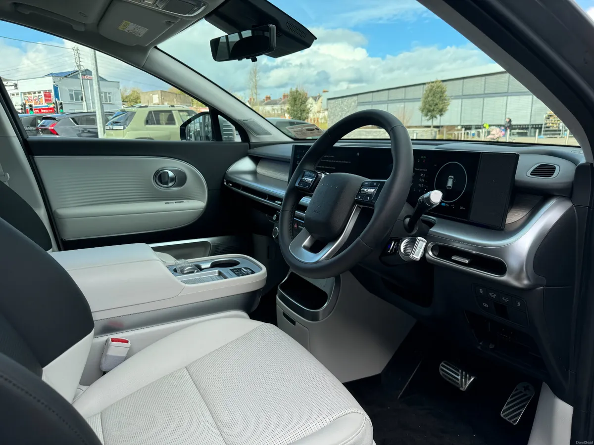 262 - IONIQ9 110kWh 7 seater RWD 620kms - Image 6