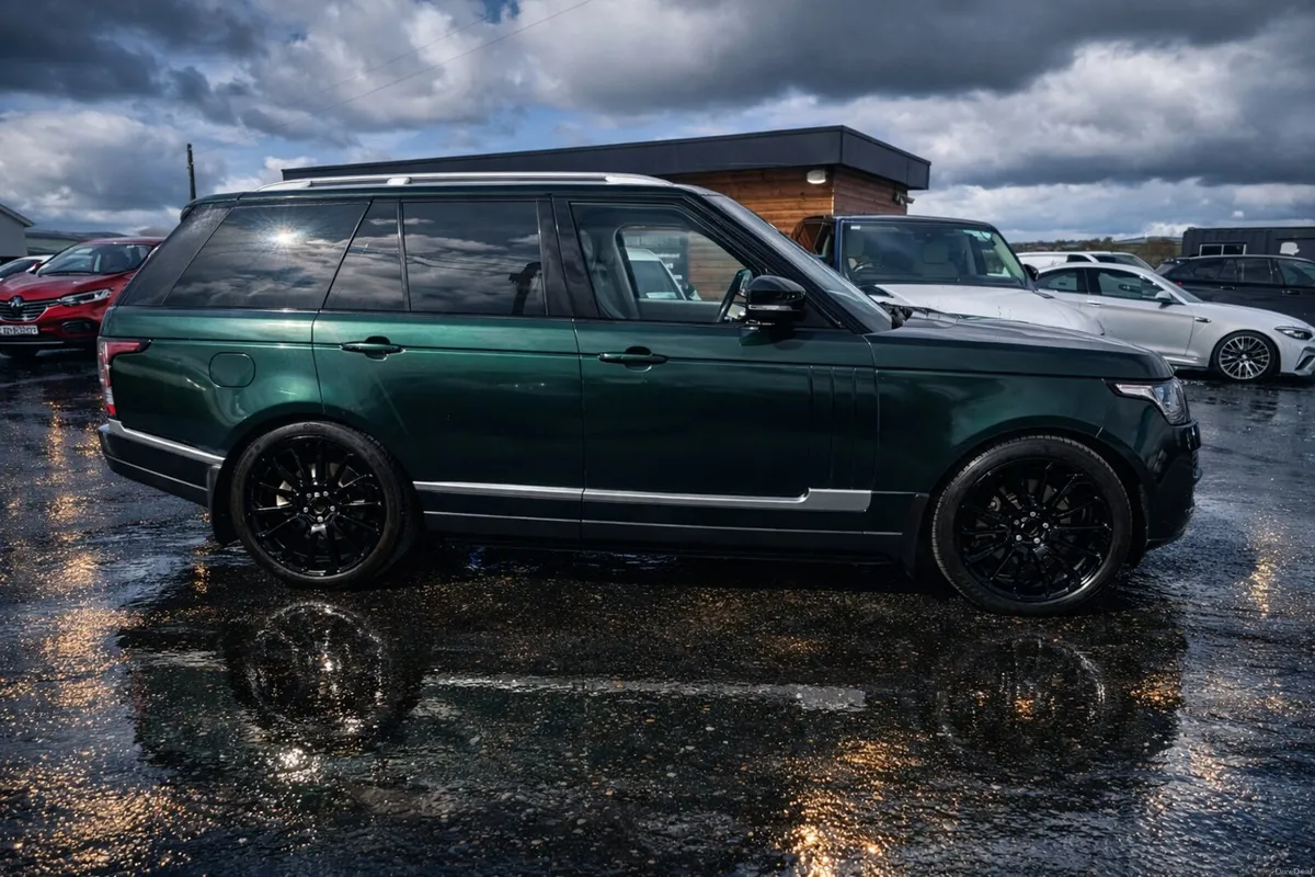 171 RANGE ROVER VOGUE 3.0TDV6 AS NEW - Image 2