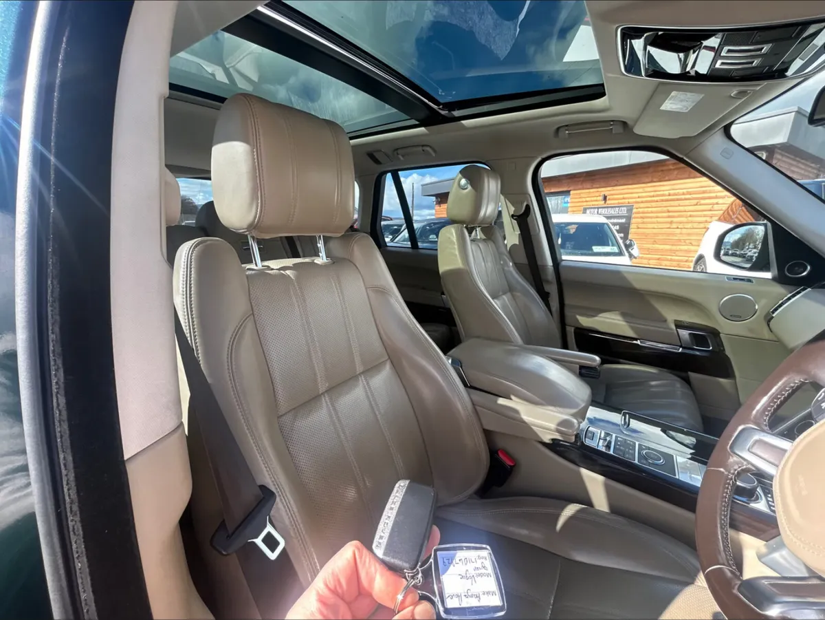 171 RANGE ROVER VOGUE 3.0TDV6 AS NEW - Image 4