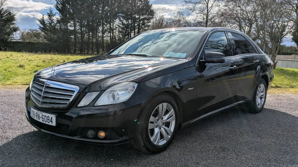 Mercedes Benz E-class/ AUTO/ NCT 01/27 & TAX - Image 3