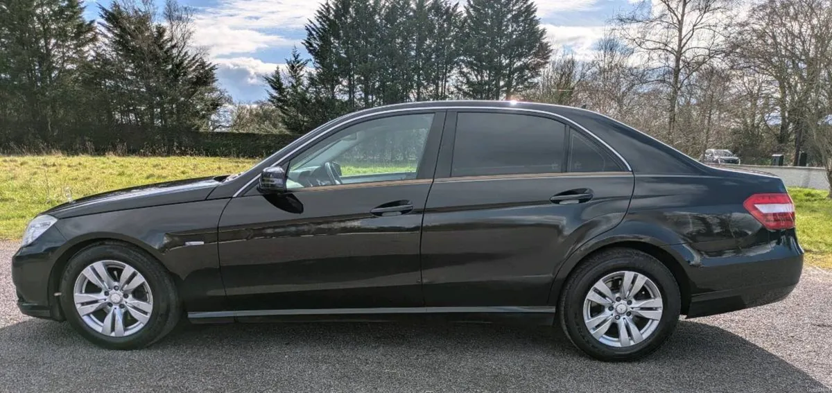 Mercedes Benz E-class/ AUTO/ NCT 01/27 & TAX - Image 4