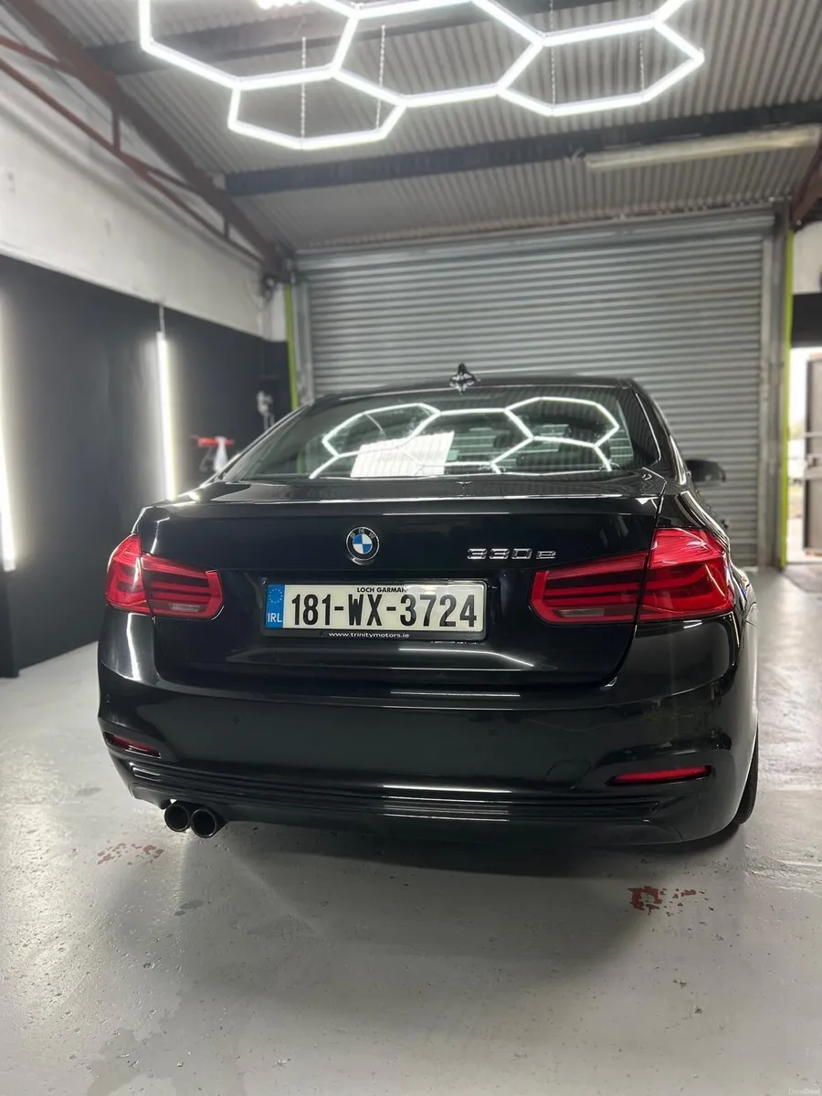 BMW 330e - Image 4