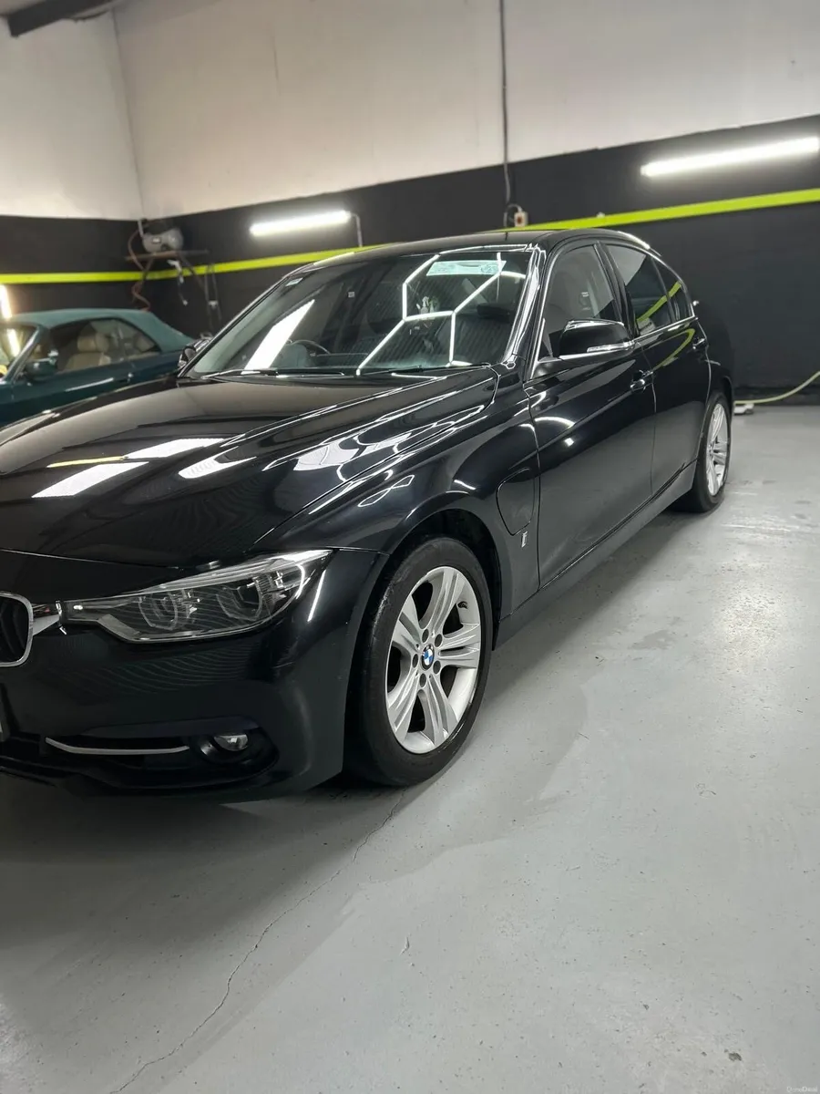 BMW 330e - Image 3