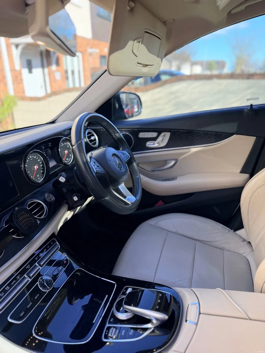 Mercedes-Benz - Image 4