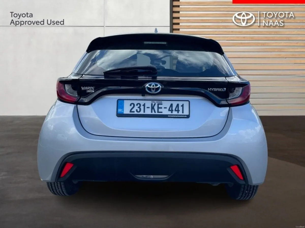 Toyota Yaris 1.5 HYBRID LUNA 4DR AUTO - Image 4