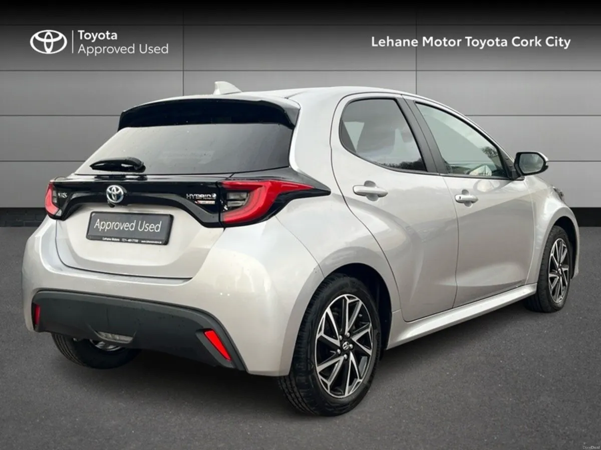 Toyota Yaris HYBRID L/SPORT - Image 2