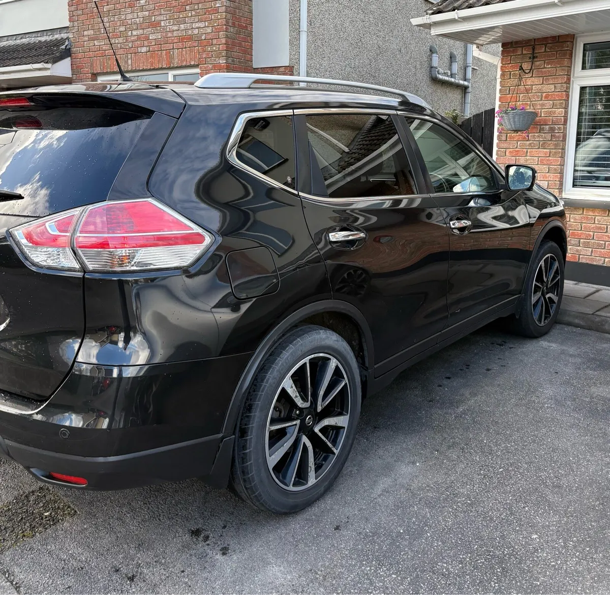172 Nissan X trail - Top Spec - Image 1