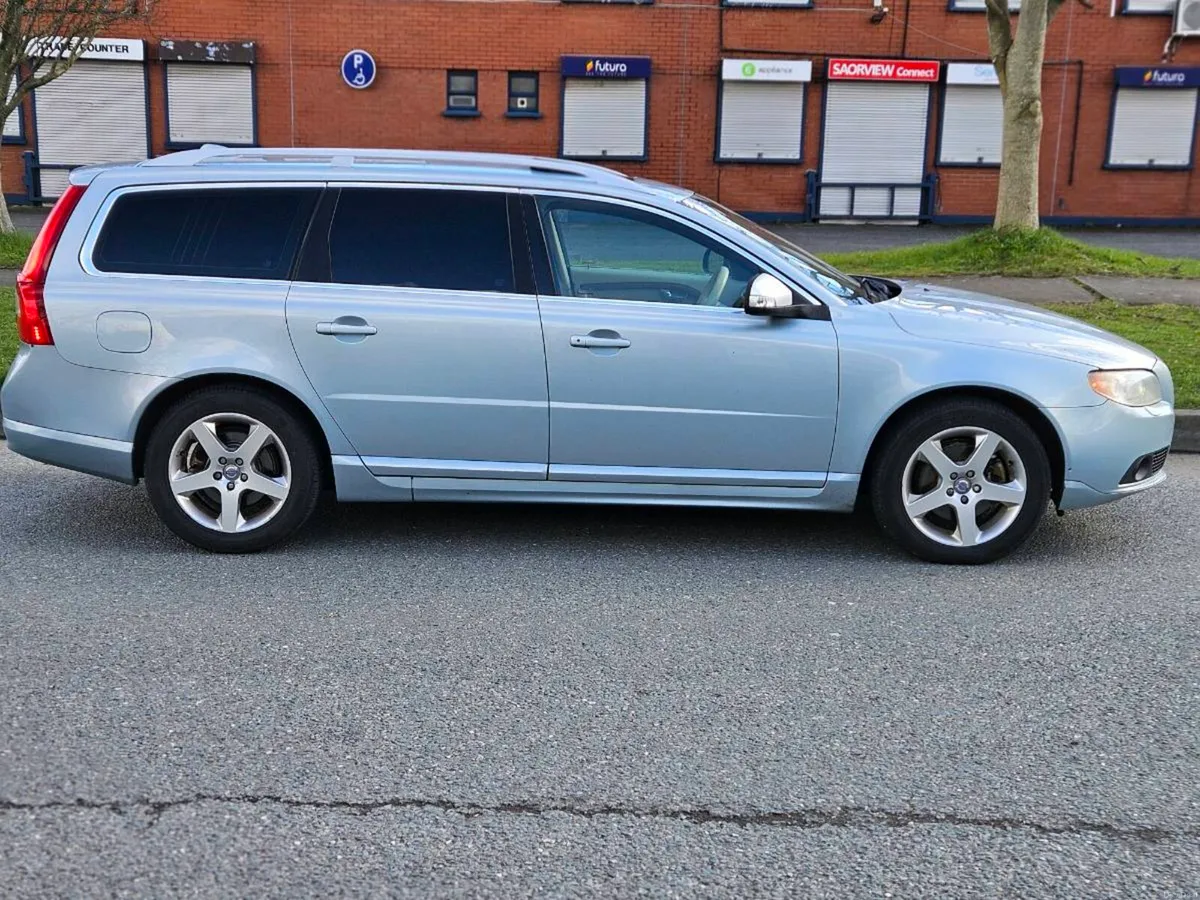 Volvo V70 2.0 Diesel NCT - Image 2