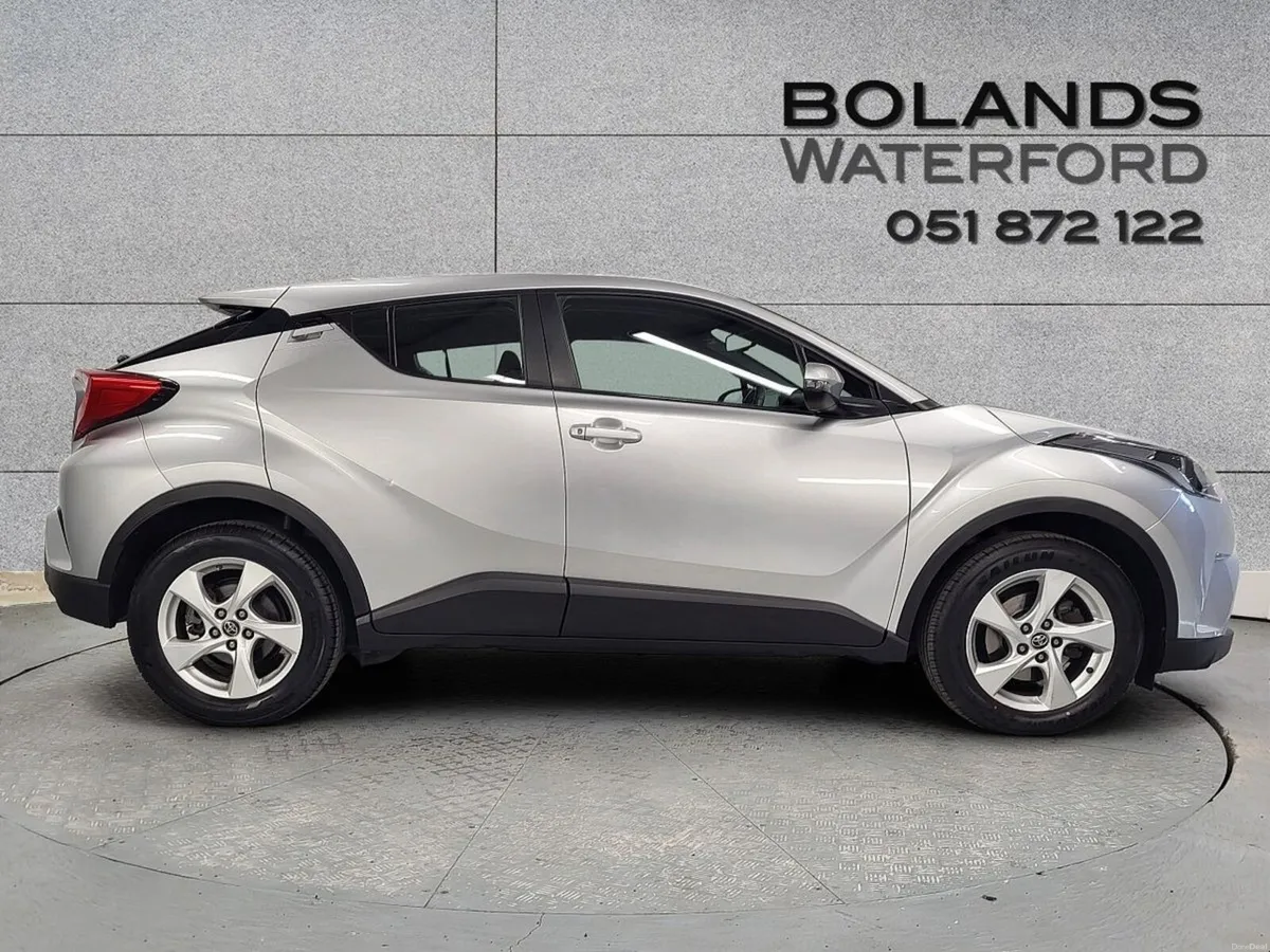 Toyota C-HR 1.2 TURBO PETROL LUNA - Image 4