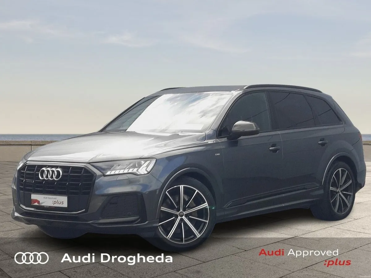 Audi Q7 New Model Blk Edition S LIne 7 Seats - Image 4