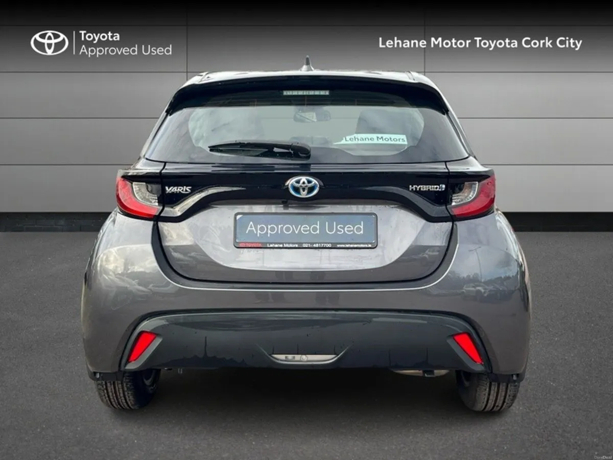 Toyota Yaris YARIS HYBRID LUNA - Image 4