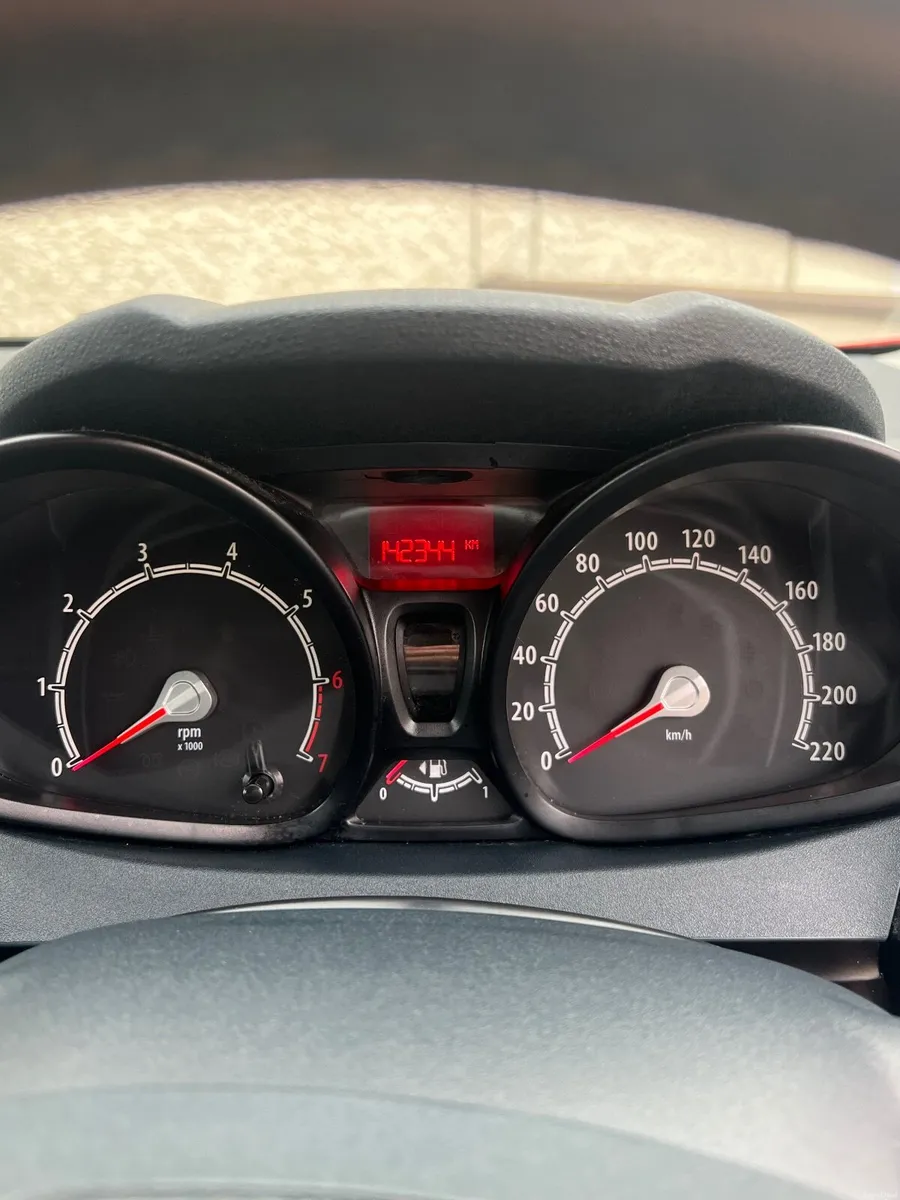 Ford Fiesta 2012 - Image 3