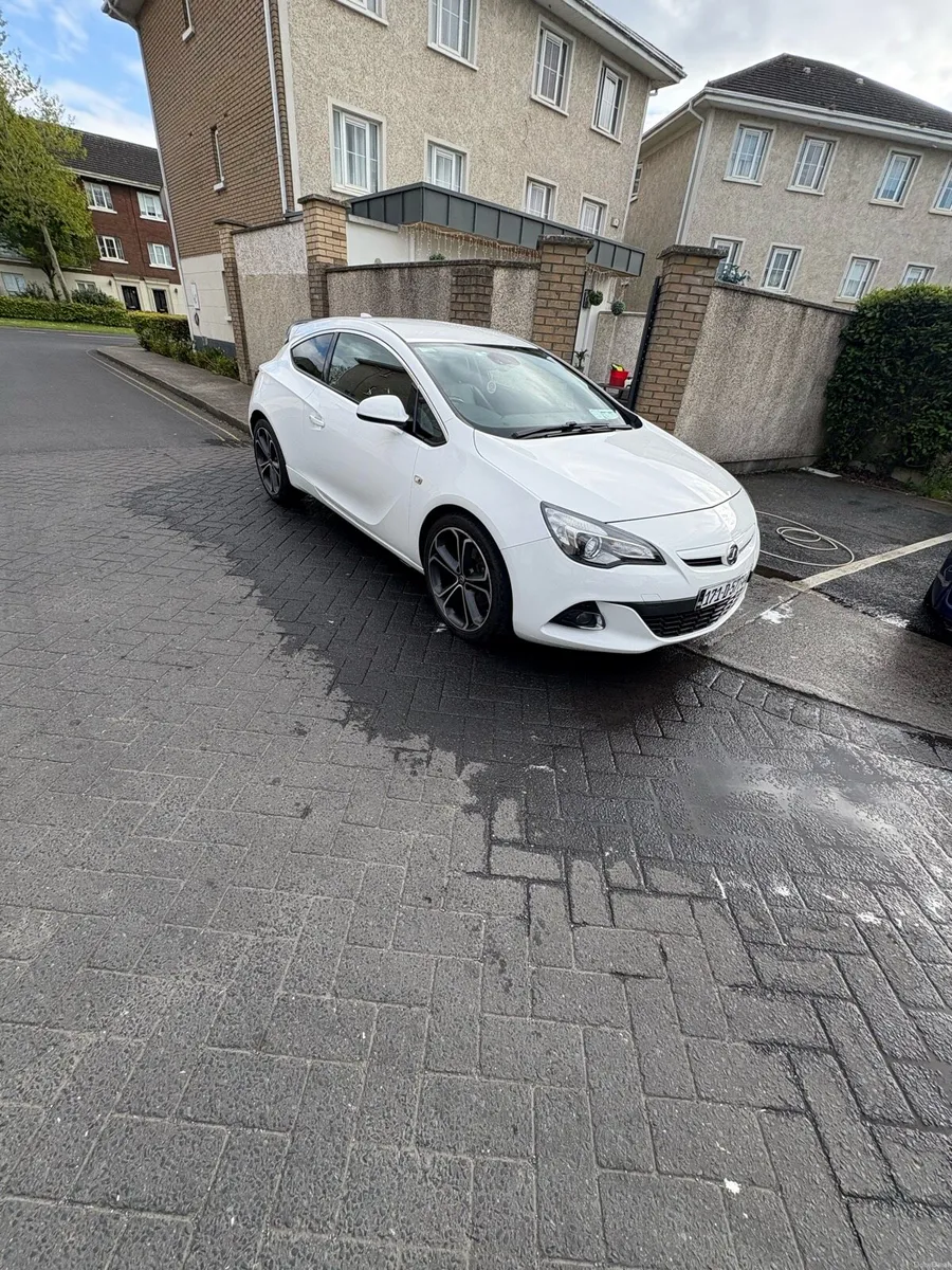 Vauxhall Astra GTC - Image 3