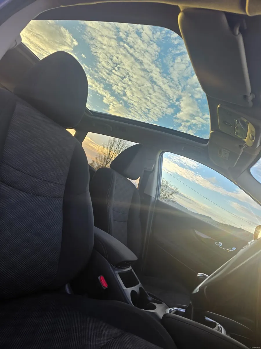 Nissan Qashqai 2017 Big Spec - Image 3