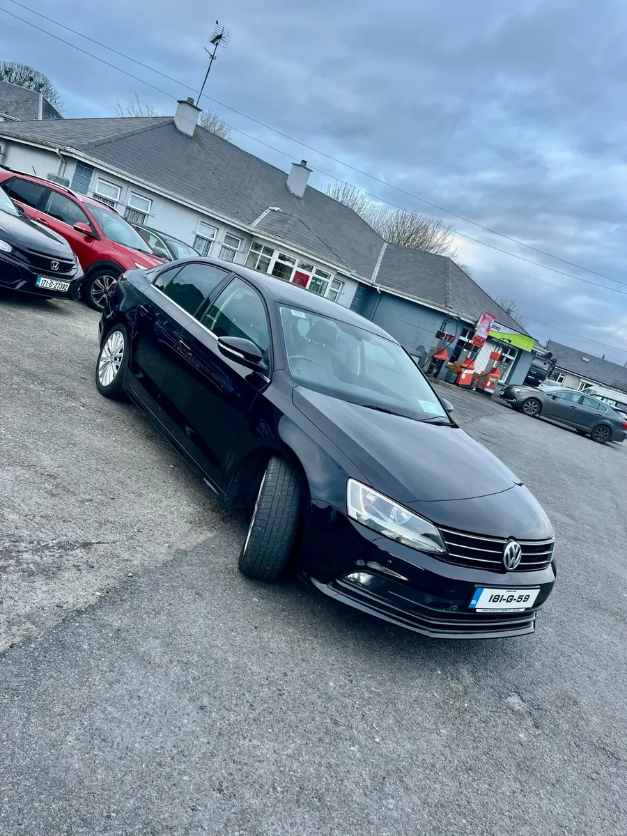 181 VW Jetta Highline 2.0 - Image 2