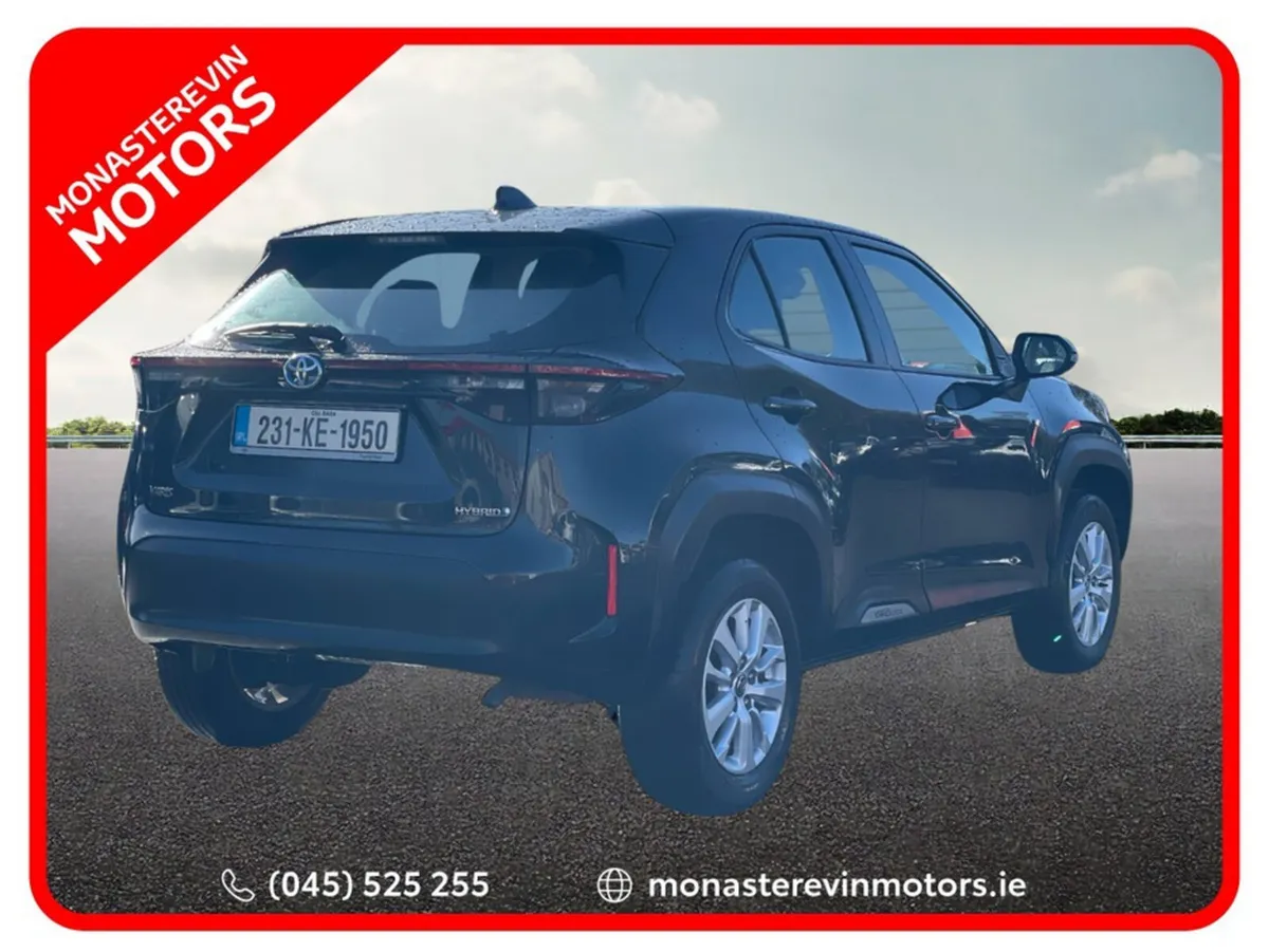Toyota Yaris CR LUNA 4DR AUTO - Image 3